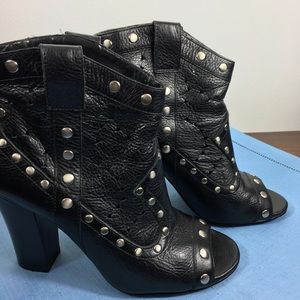 BCBG Black Peep Studded Toe Heel Booties 7B K05